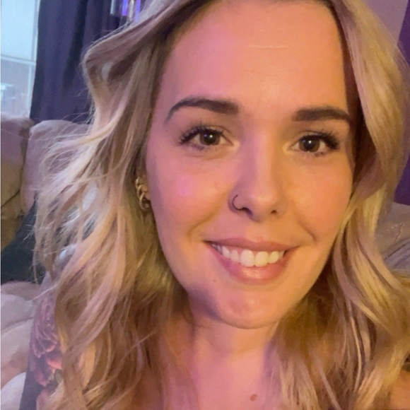 Meet your Posher, Cheryl - Picture 1 of 1